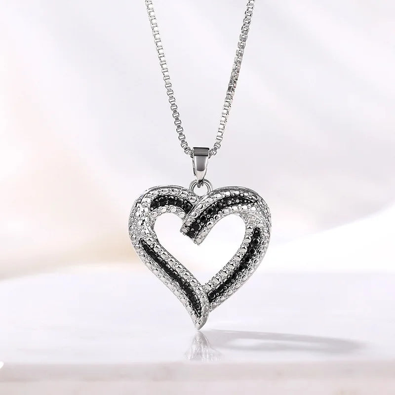 Elegant Heart-Shaped Pendant Necklace – Mother's Day Gift for Best Friends