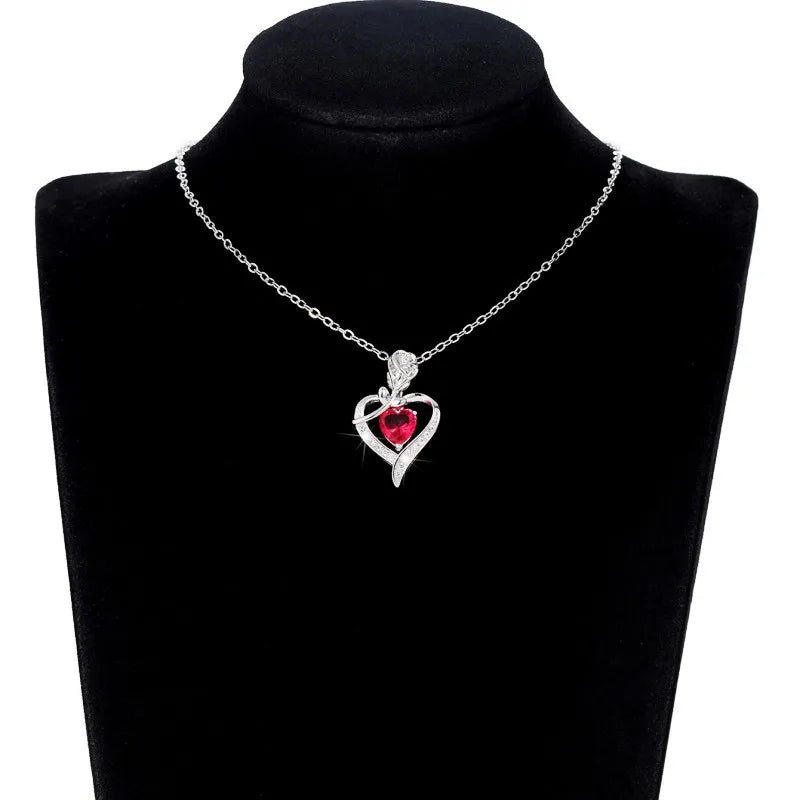Elegant Heart-Shaped Pendant Necklace – Mother's Day Gift for Best Friends