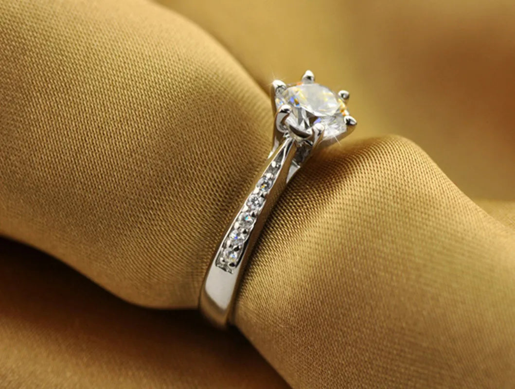 Luxury 925 Sterling Silver Ring for Women – 7ct Diamond Imitation