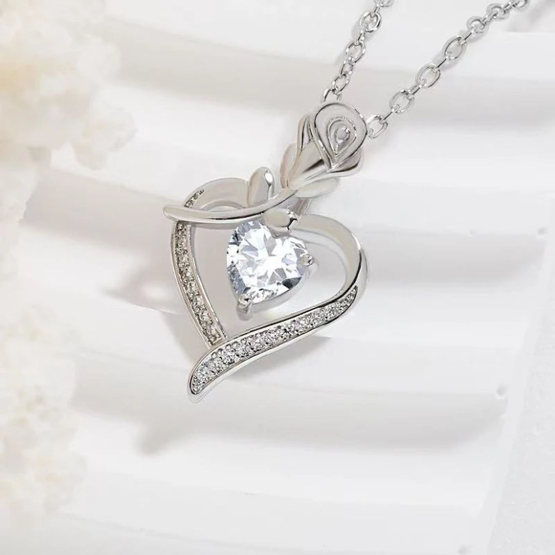 Elegant Heart-Shaped Pendant Necklace – Mother's Day Gift for Best Friends