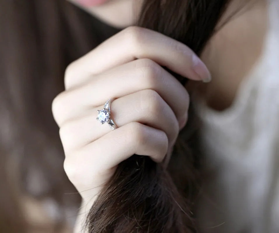 Luxury 925 Sterling Silver Ring for Women – 7ct Diamond Imitation