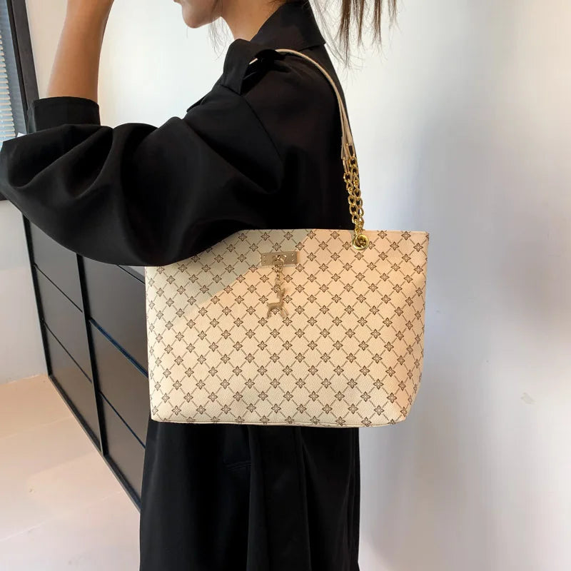 Soft Leather Large Capacity Tote Bag – Women's Shoulder Bag with Tassel