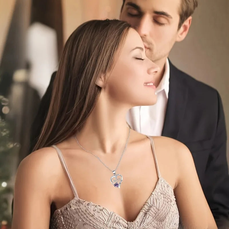 Elegant Heart-Shaped Pendant Necklace – Mother's Day Gift for Best Friends