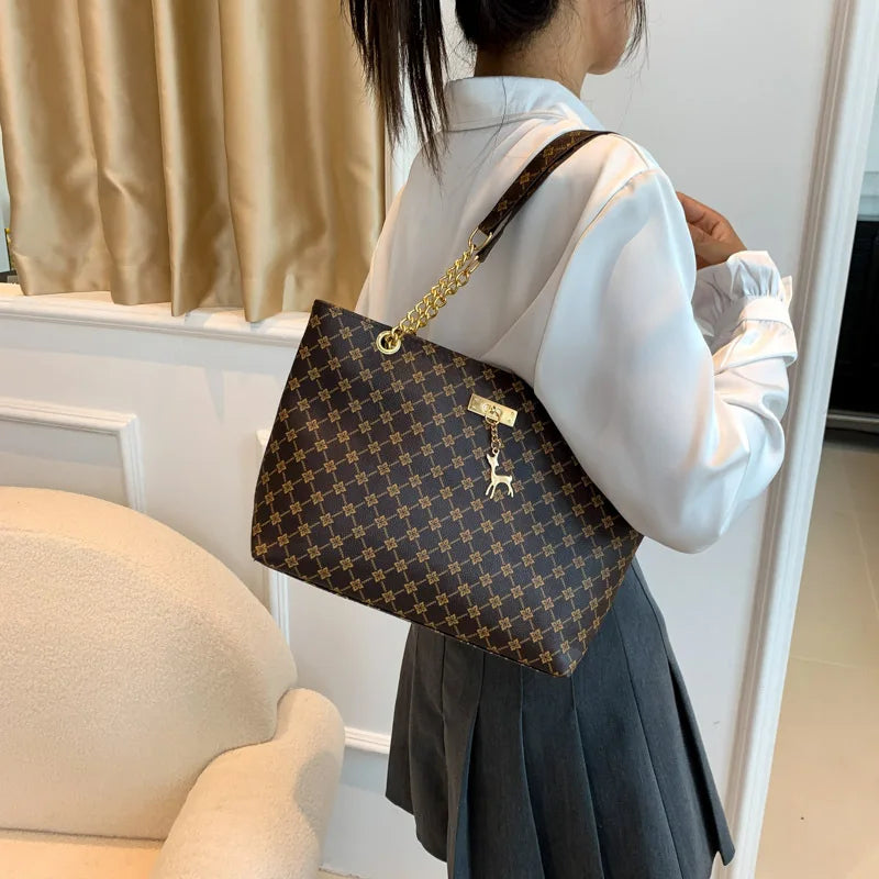Soft Leather Large Capacity Tote Bag – Women's Shoulder Bag with Tassel