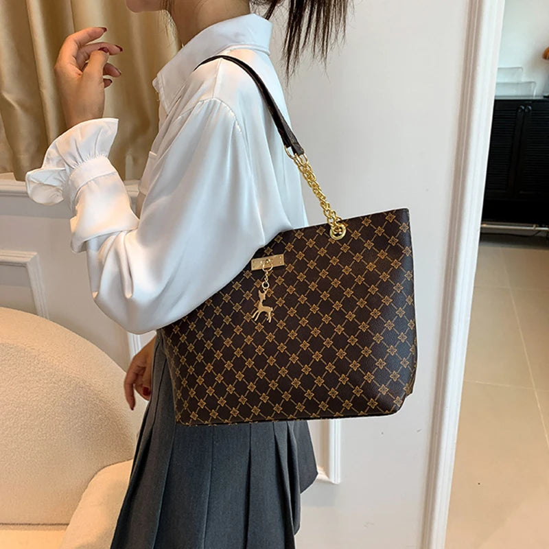 Soft Leather Large Capacity Tote Bag – Women's Shoulder Bag with Tassel