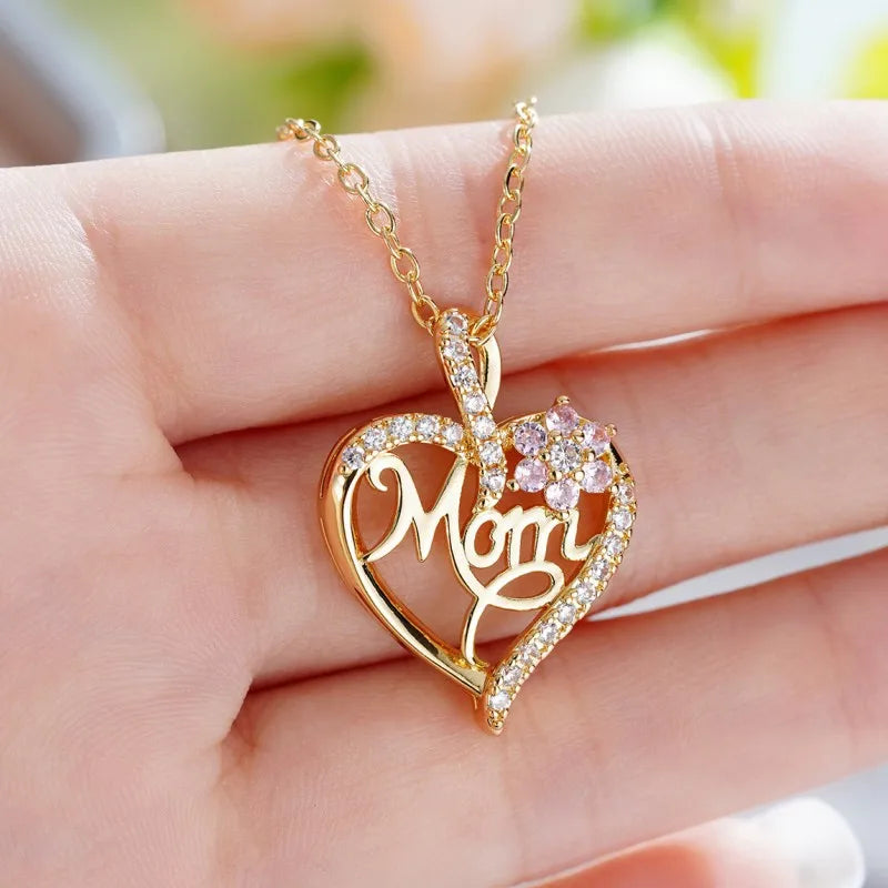 Elegant Heart-Shaped Pendant Necklace – Mother's Day Gift for Best Friends