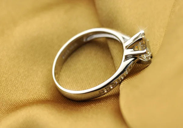 Luxury 925 Sterling Silver Ring for Women – 7ct Diamond Imitation